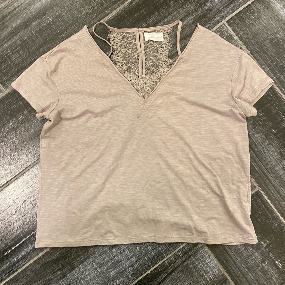 Mustard Seed Gray Short Sleeve Top With Lace Detail On Back Size M